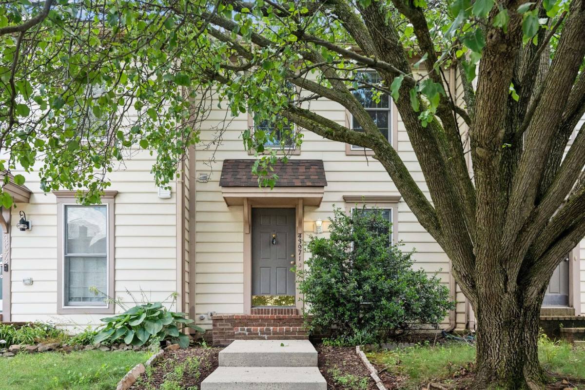 Townhouse for rent at 43971 Kitts Hill Terrace, Ashburn, VA 20147