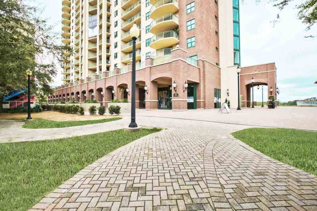 Condo for rent at 300 S Duval St, Tallahassee, FL 32301