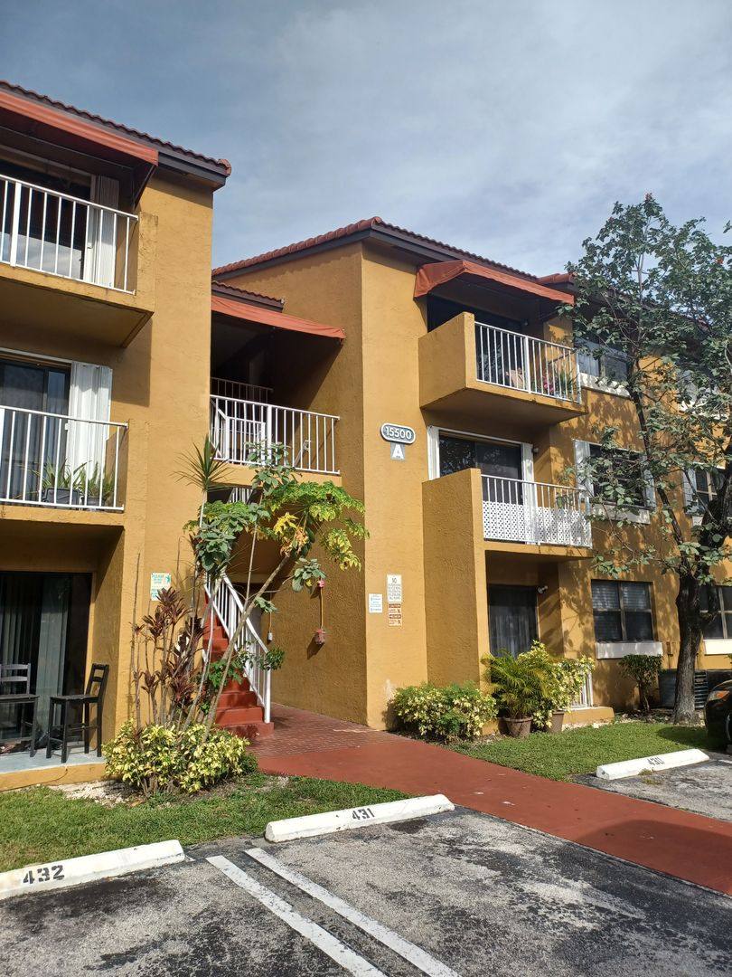 Apartment for rent at 15500 SW 80th St, Miami, FL 33193