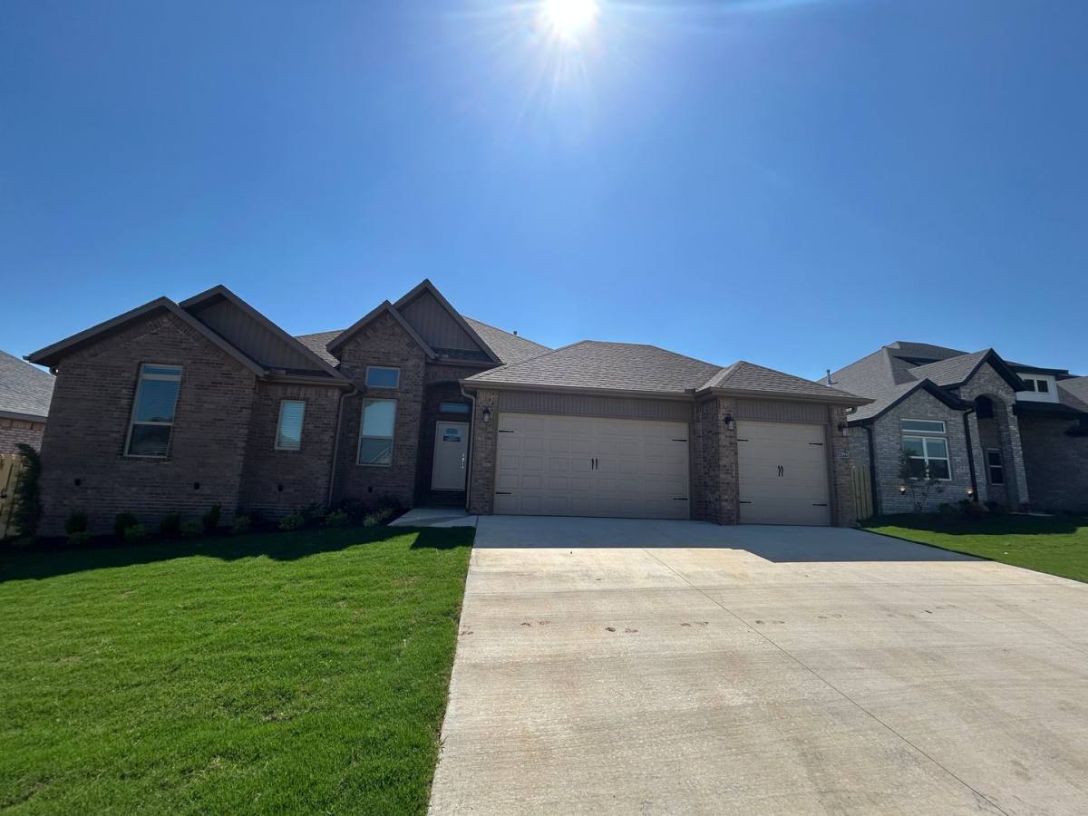 House for rent at 2204 Salmon St, Pea Ridge, AR 72751