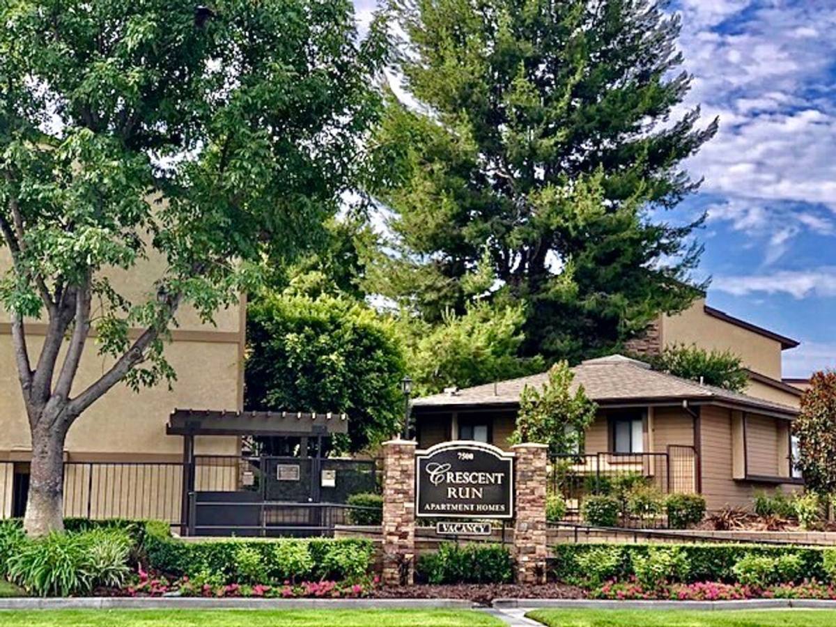 Apartment for rent at 7500 Crescent Ave, Buena Park, CA 90620