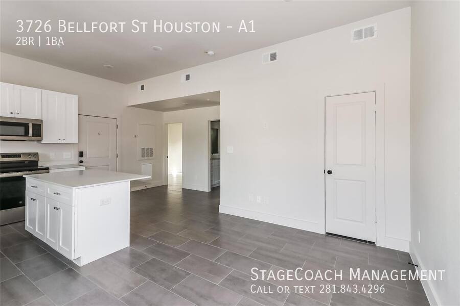 Apartment for rent at 3726 Bellfort St, Houston, TX 77051