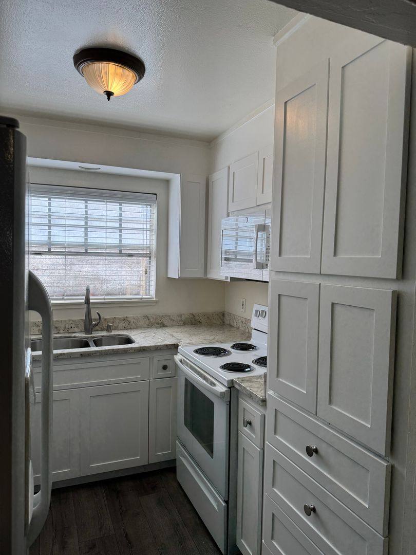 Apartment for rent at 596 La Conner Dr, Sunnyvale, CA 94087