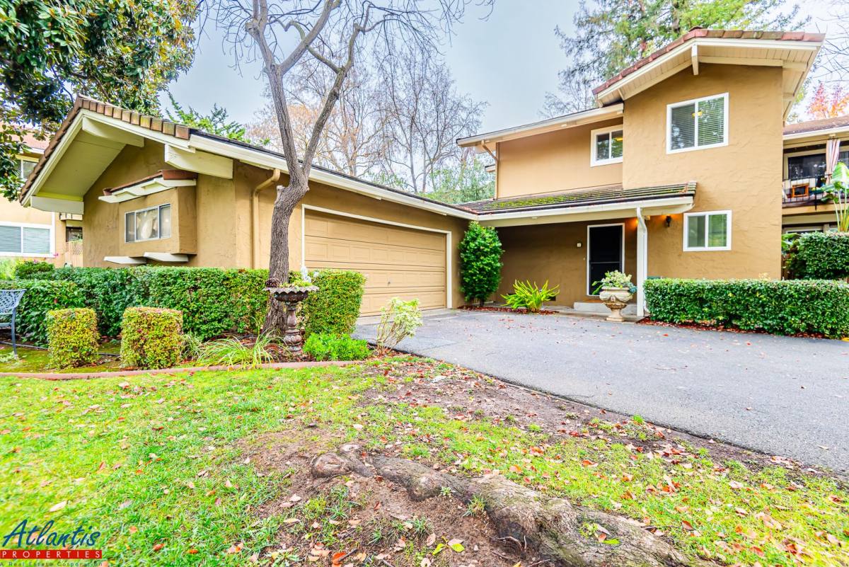 Condo for rent at 420 Alberto Way, Los Gatos, CA 95032