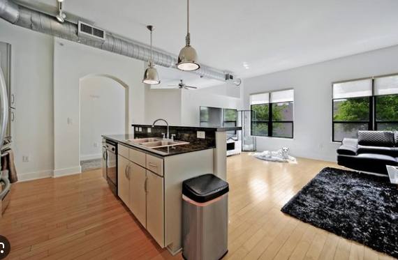 Apartment for rent at 1901 Post Oak, Houston, TX 77056