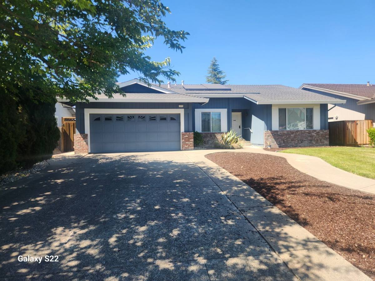 House for rent at 1514 Golf Course Dr, Rohnert Park, CA 94928
