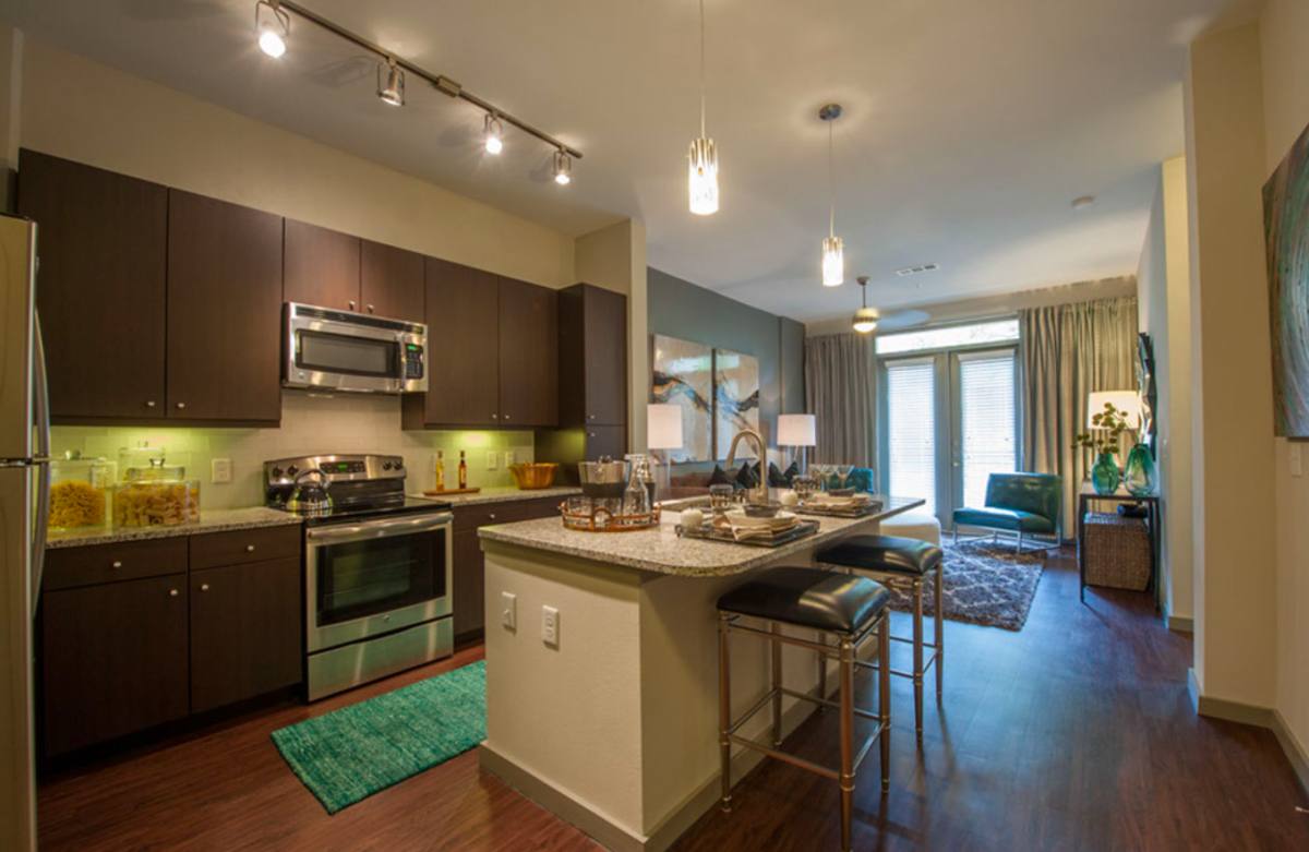 Apartment for rent at 502 S Post Oak, Houston, TX 77056