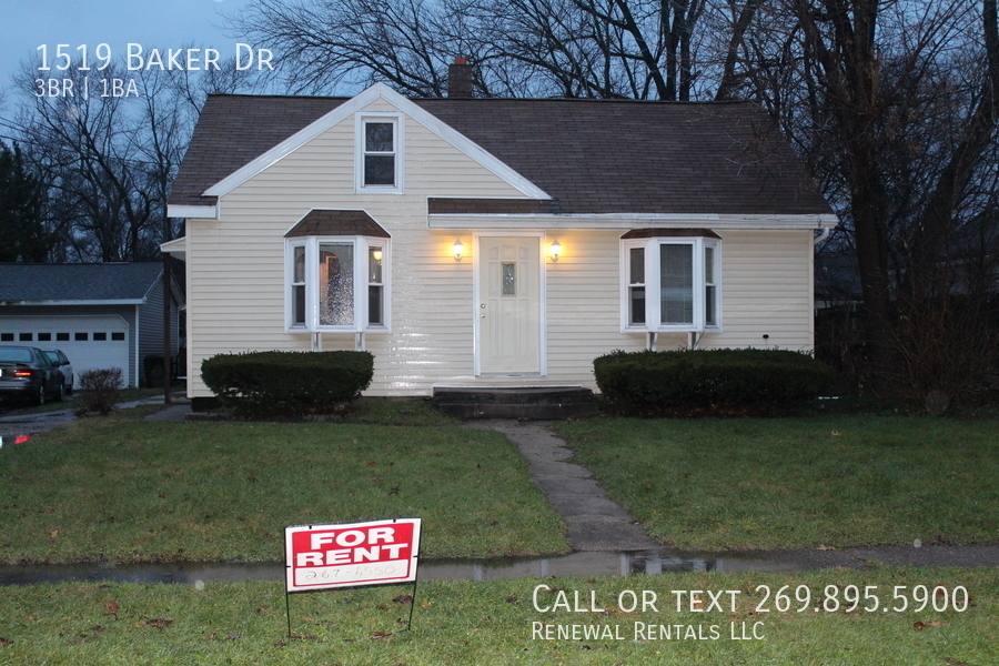 House for rent at 1519 Baker Dr, Kalamazoo, MI 49048