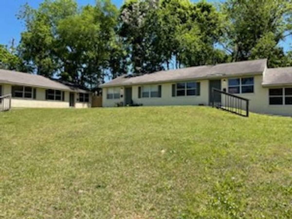 Apartment for rent at 2049 Greensprings Highway, Birmingham, AL 35205