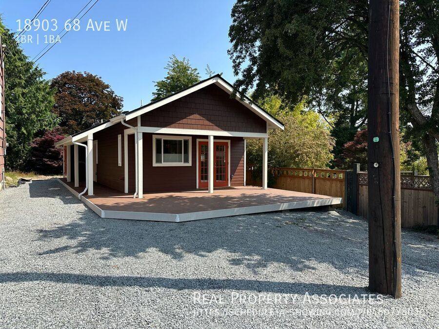 House for rent at 18903 68 Ave W, Lynnwood, WA 98036