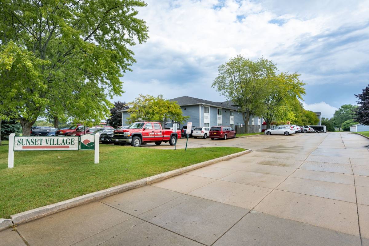 Apartment for rent at 2205 N Butrick St, Waukegan, IL 60087