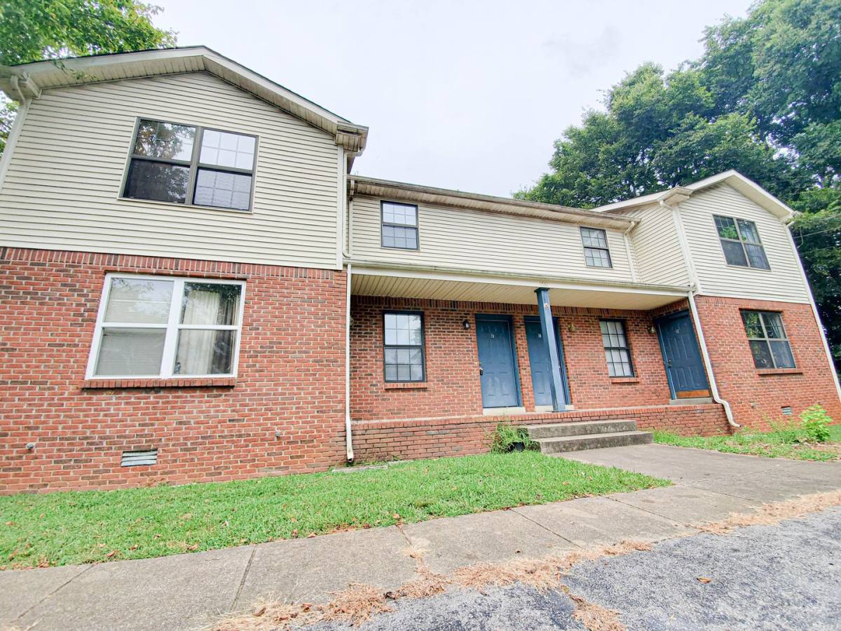 Apartment for rent at 1561 E Knollwood Circle, Clarksville, TN 37043