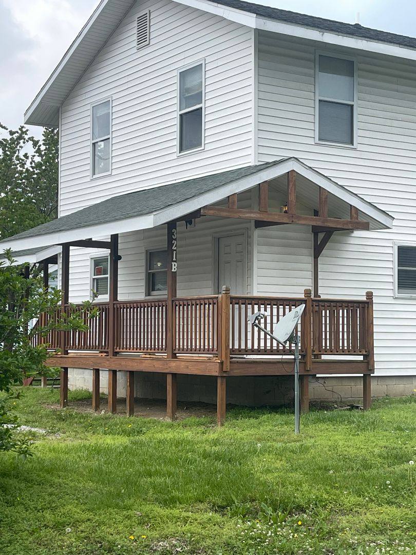 Apartment for rent at 321 E College, Carbondale, IL 62901