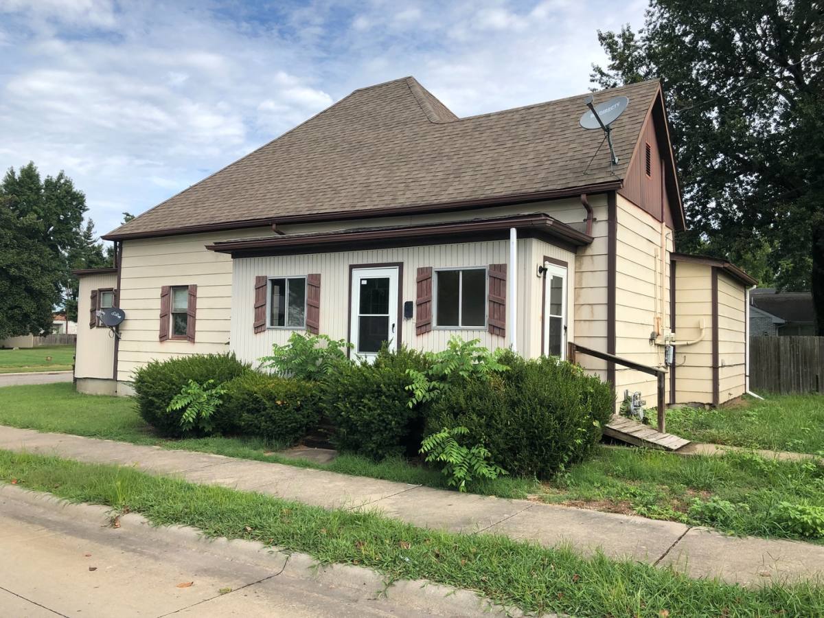 Apartment for rent at 700 N 13th, Grand Tower, IL 62942