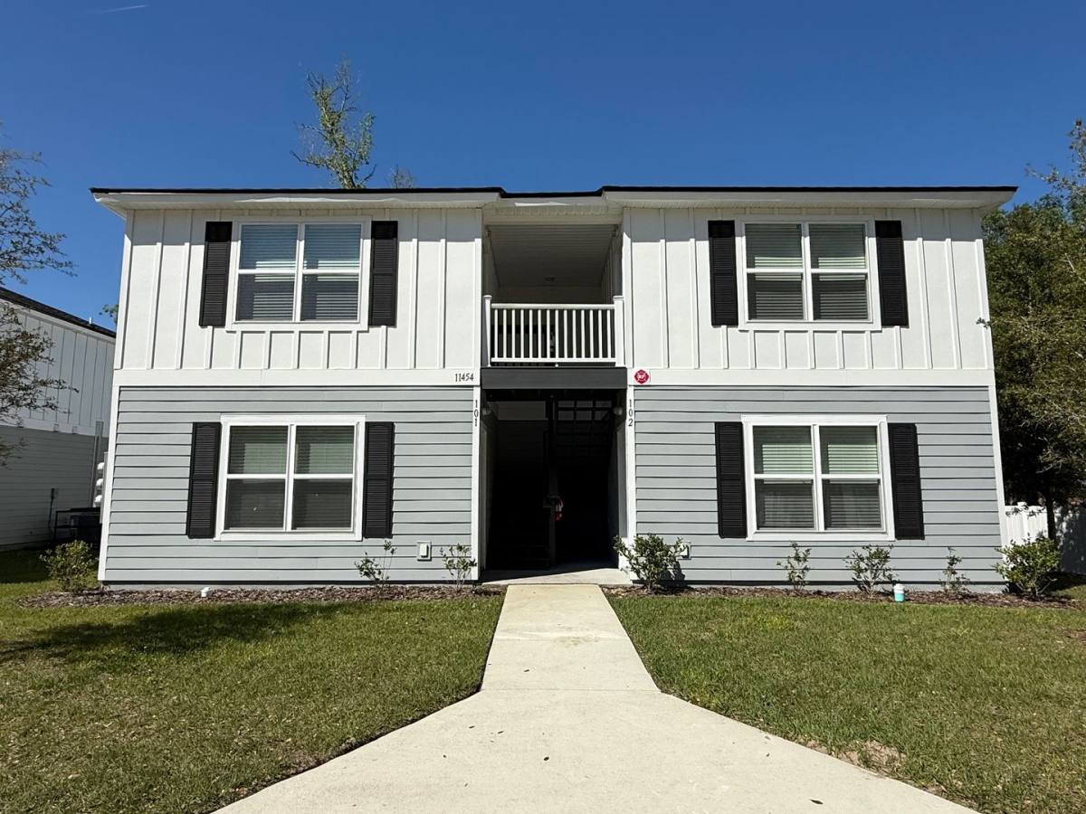 Apartment for rent at 11454 Oakfield Court, Jacksonville, FL 32258