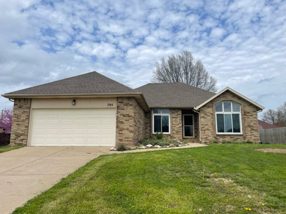 House for rent at 705 Robinwood Lane, Nixa, MO 65714