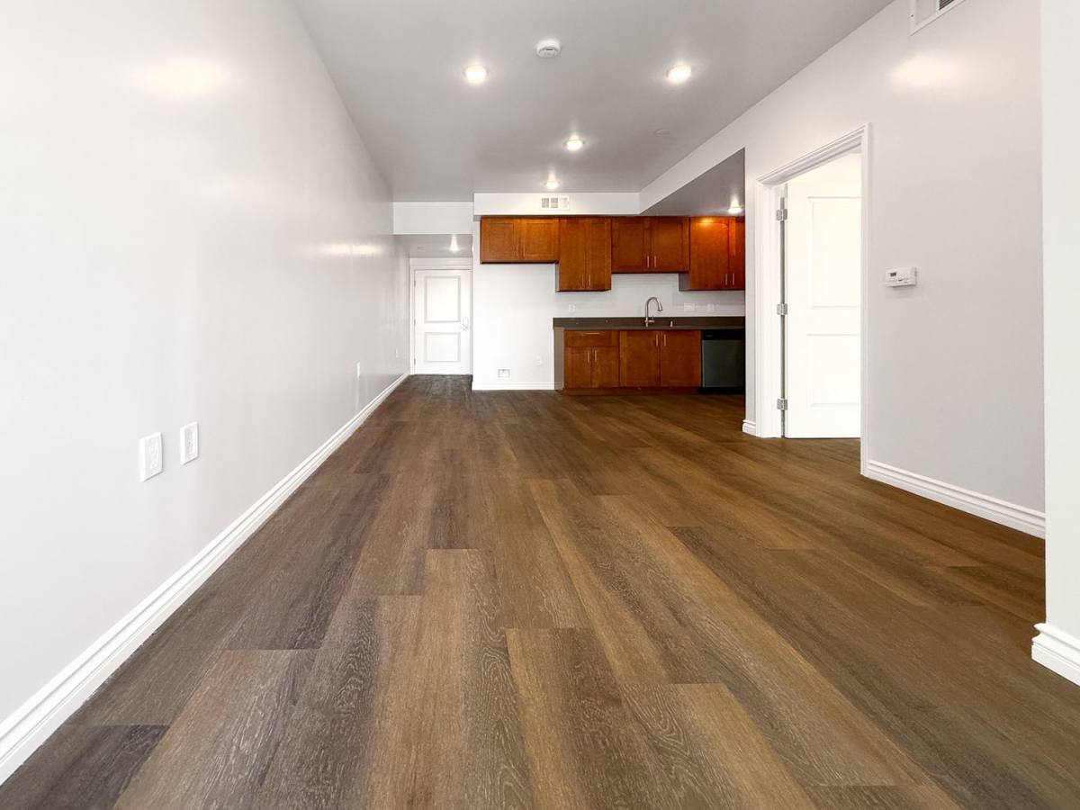 Apartment for rent at 18711 Sherman Way, Reseda, CA 91335