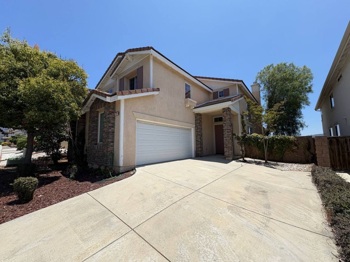 House for rent at 721 Helmsdale Rd, San Marcos, CA 92069
