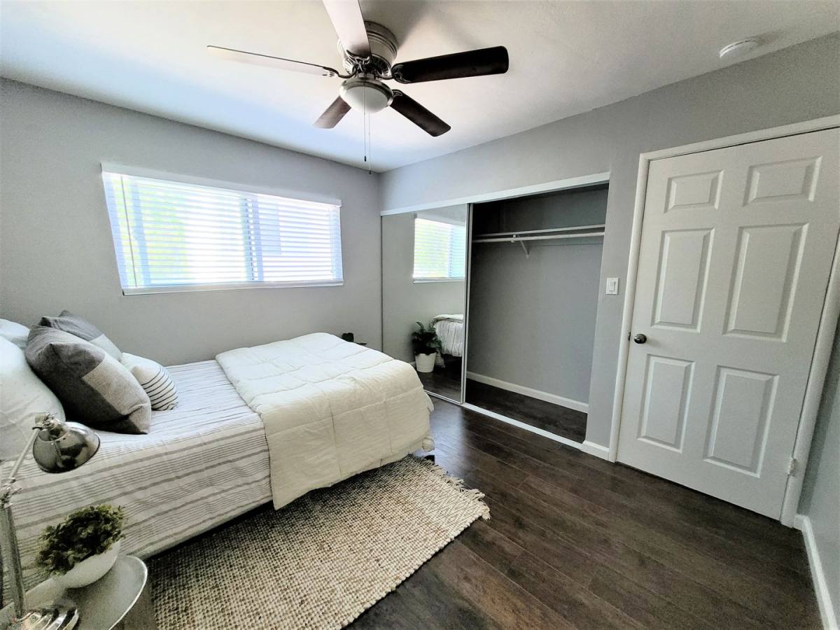 Apartment for rent at 1366 Oakland Blvd, Walnut Creek, CA 94596