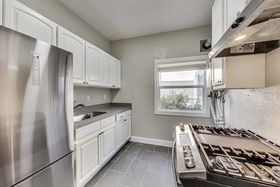 Apartment for rent at 1000 18th St #14, Oakland, CA 94607