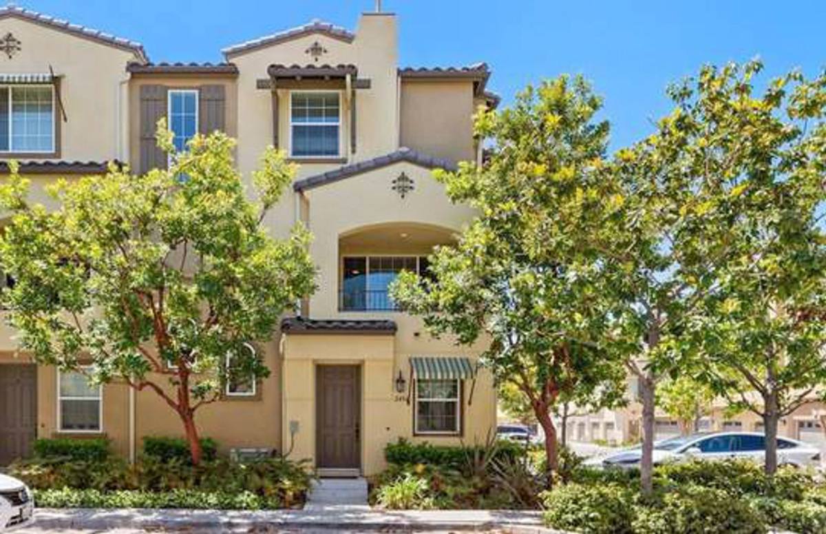 Townhouse for rent at 2611 Rawhide Lane, San Marcos, CA 92078