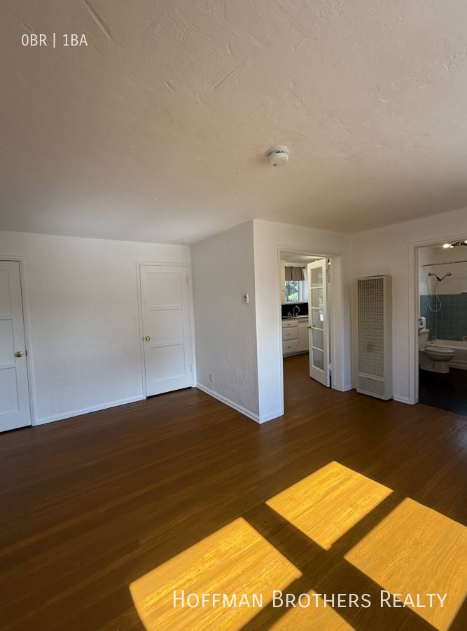 Apartment for rent at 1452 S Wooster St, Los Angeles, CA 90035