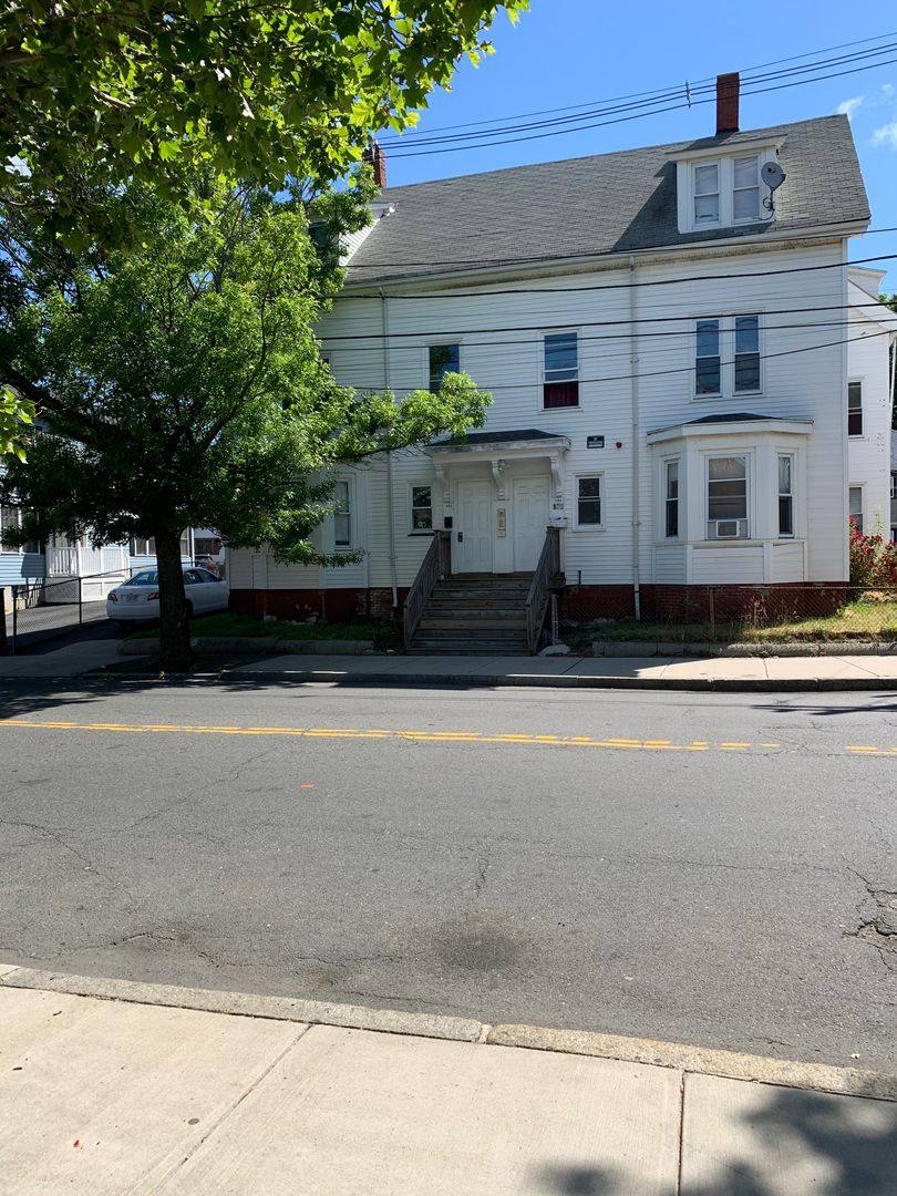 Apartment for rent at 133-135 Chestnut St, Lynn, MA 01902