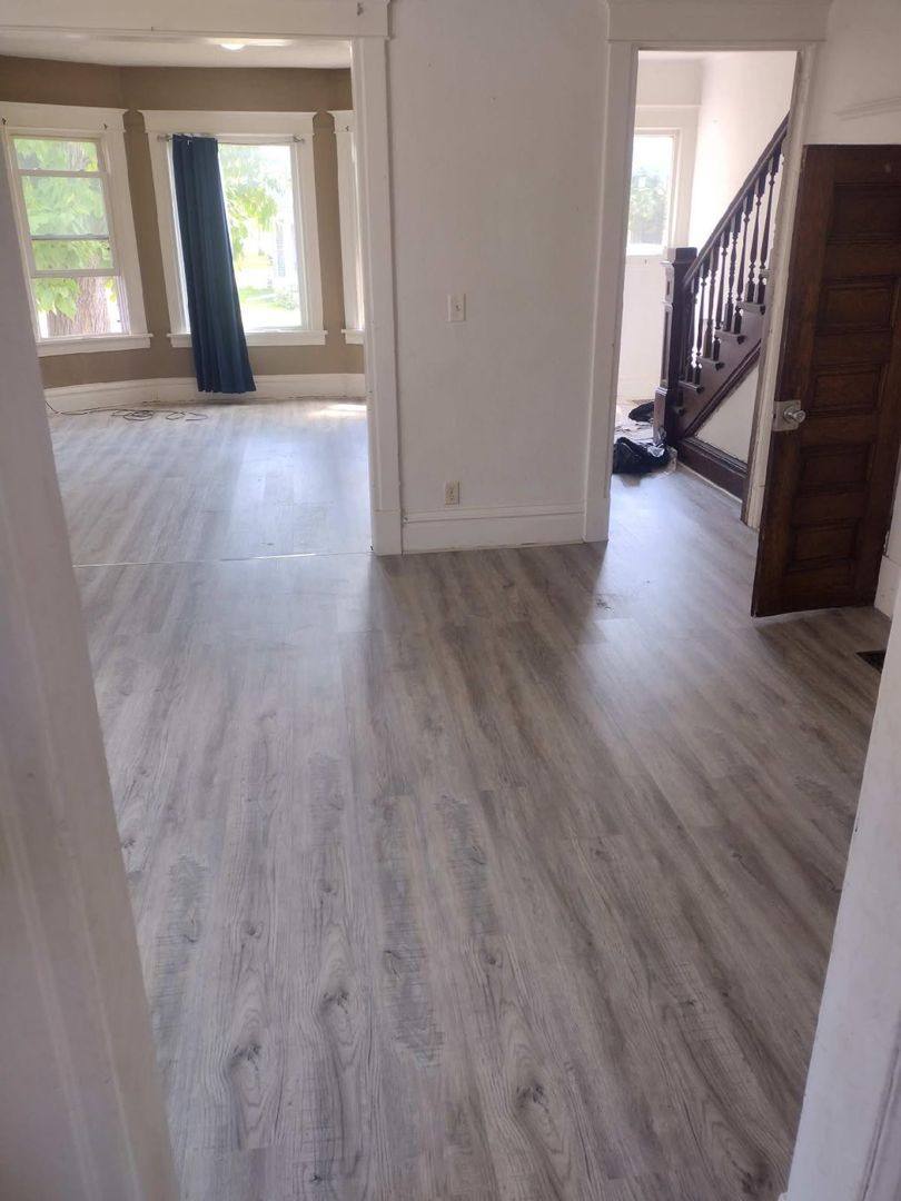 Apartment for rent at 213 Clay St, Waterloo, IA 50703