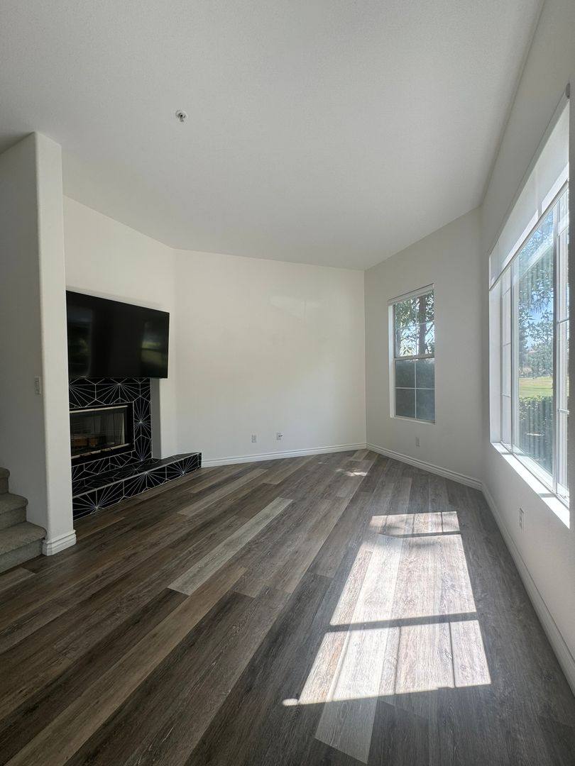 Townhouse for rent at 2887 Player Lane, Tustin, CA 92782