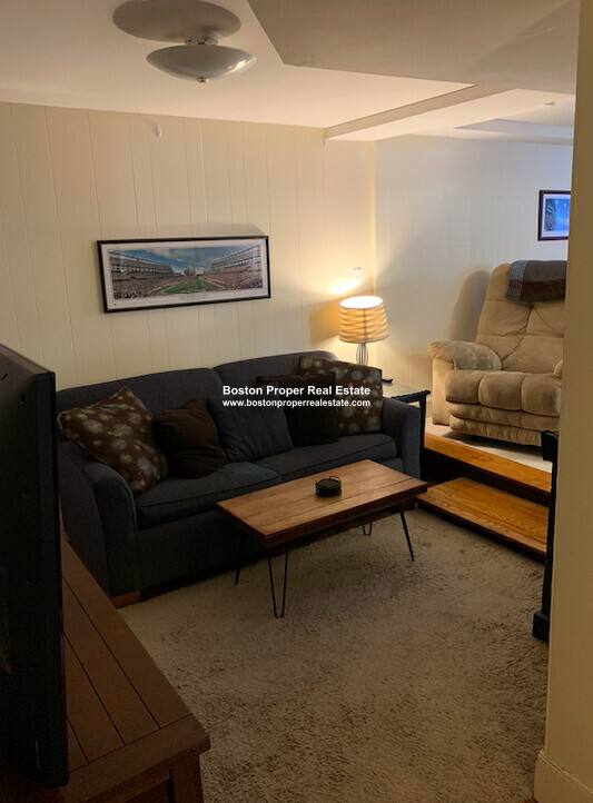 Apartment for rent at 1748 Beacon #10, Brookline, MA 02445