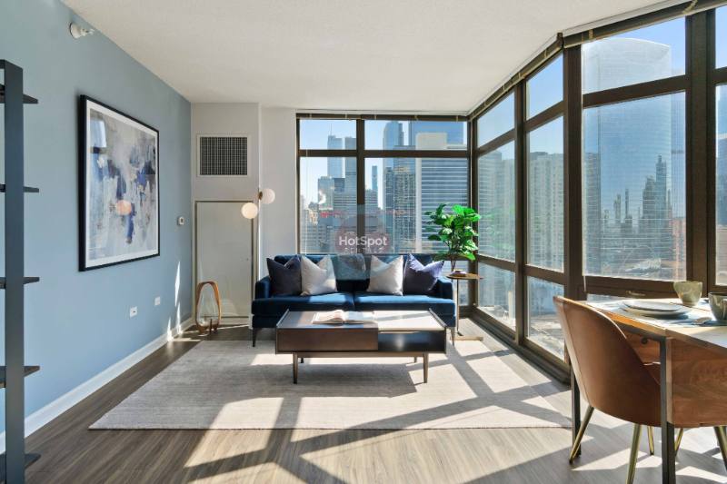Apartment for rent at 342 N Des Plaines, Chicago, IL 60661