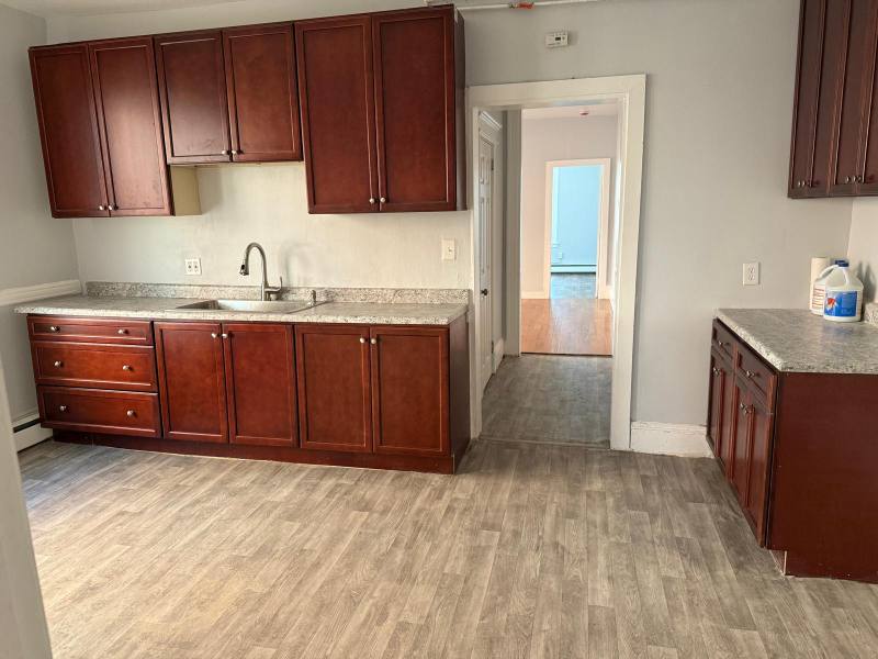 Apartment for rent at 17-19 Ellsworth St #19-2, Hartford, CT 06114