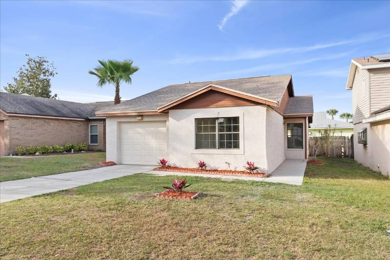 House for rent at 623 Lake Dexter Circle, Winter Haven, FL 33884