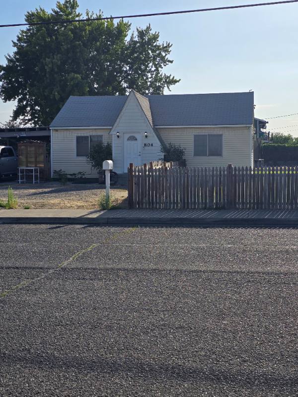 804 N 24th Ave, Pasco, WA 99301