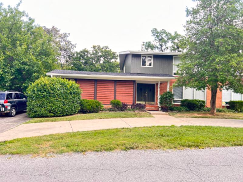 Apartment for rent at 1201 Old Cannons, Louisville, KY 40207