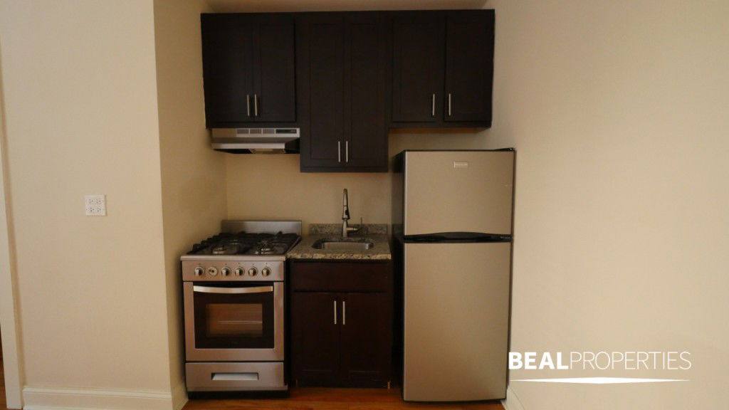 Apartment for rent at 612 W Patterson Ave #208, Chicago, IL 60613