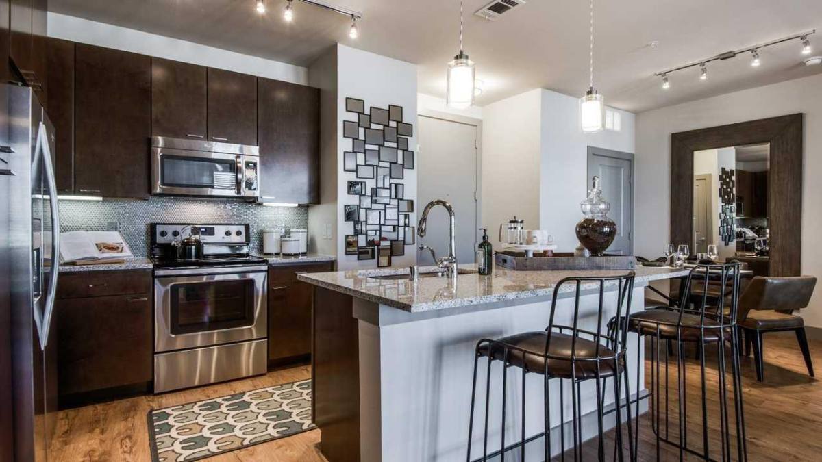 Apartment for rent at 680 Executive Dr, Plano, TX 75074