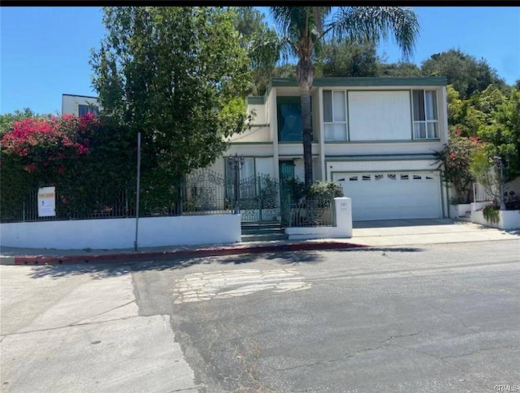 House for rent at 17041 Escalon Dr, Encino, CA 91436