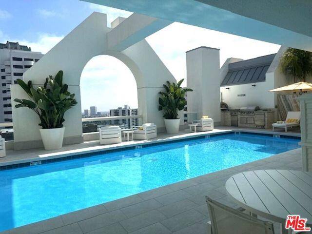 House for rent at 10520 Wilshire Blvd #304, Los Angeles, CA 90024
