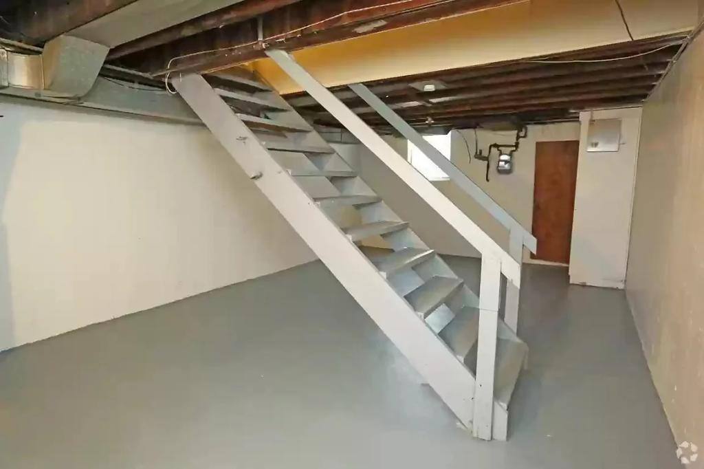 House for rent at 23612 Schoolcraft Rd, Detroit, MI 48223