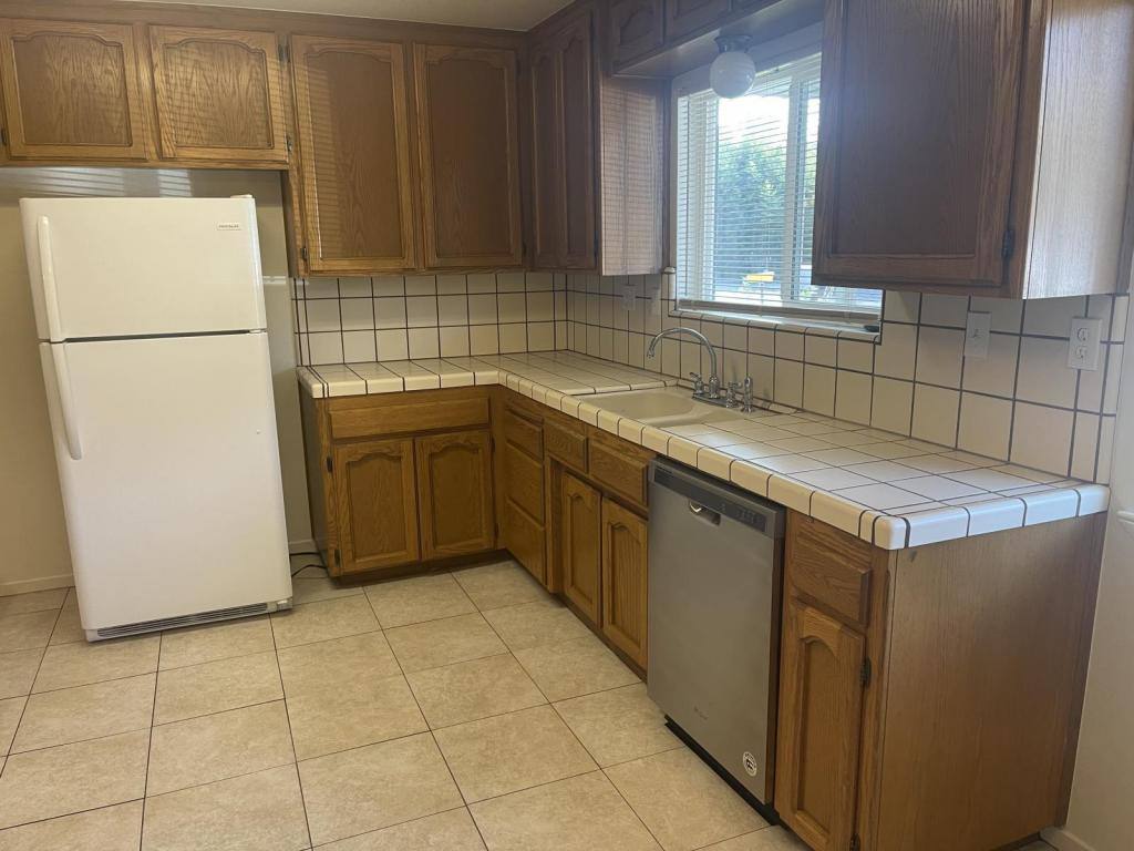 Apartment for rent at 14046 Hackett St #2B, Hanford, CA 93230