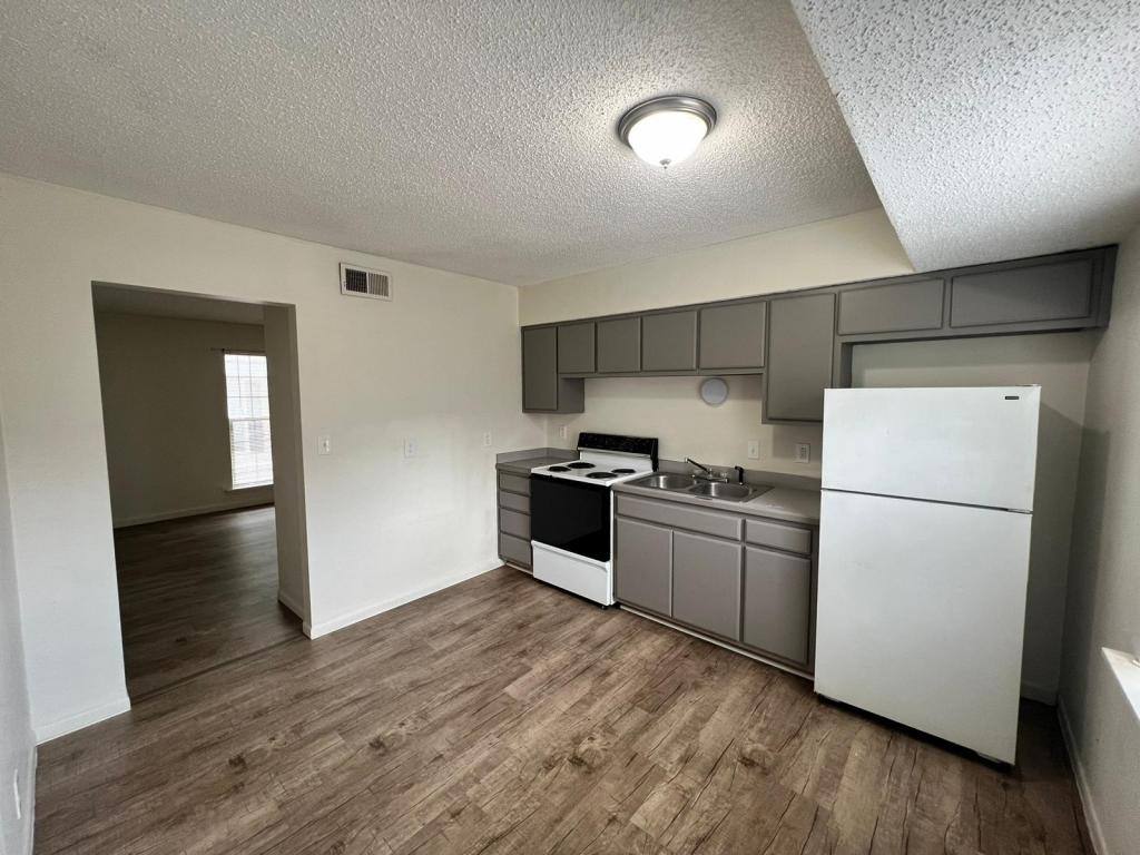 Apartment for rent at 2023 S Elm St #A, Pittsburg, KS 66762