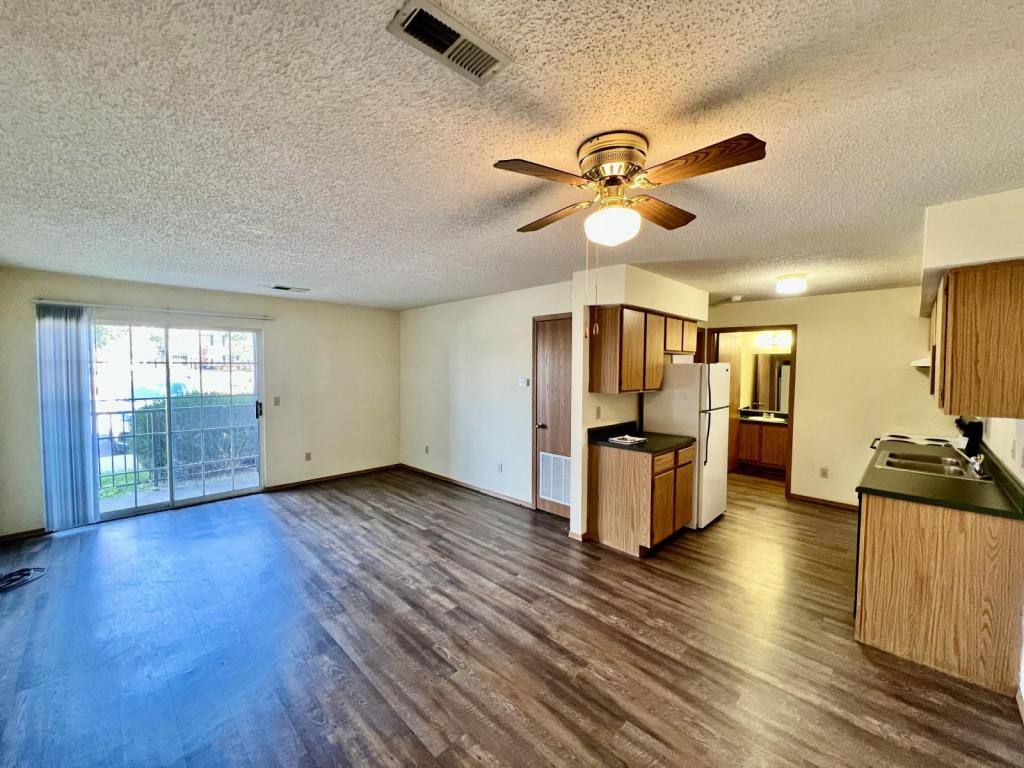 Apartment for rent at 410 W Fir Rd #E105, Carthage, MO 64836