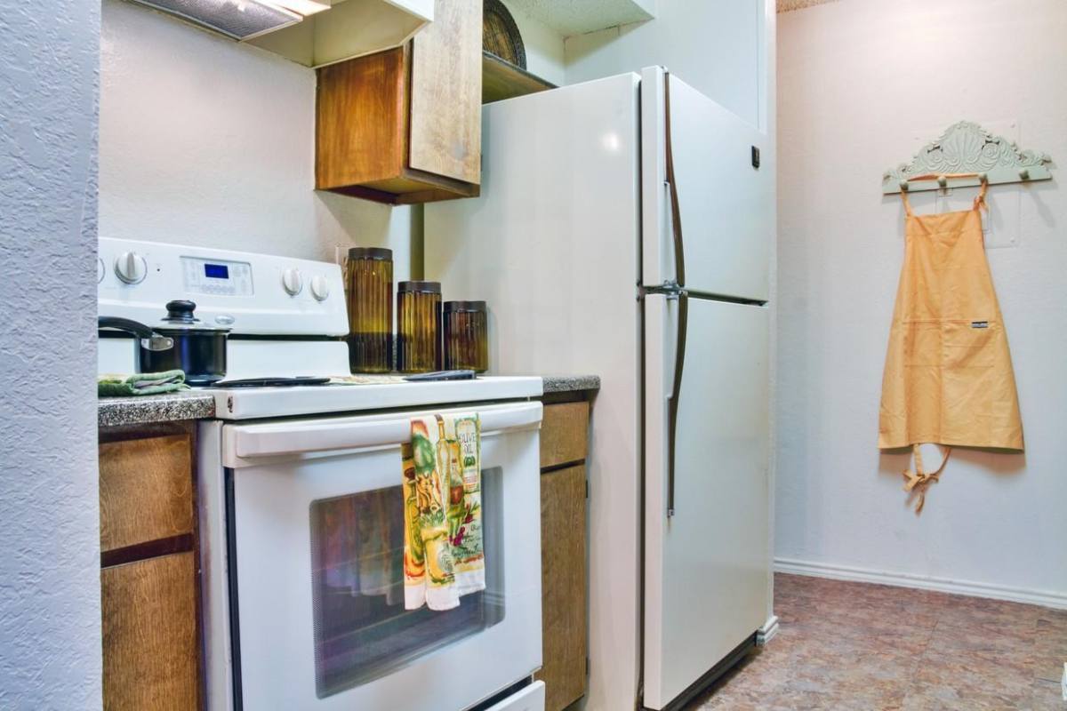 Apartment for rent at Bridgeport, 5440 Jim Miller Rd, Dallas, TX 75227