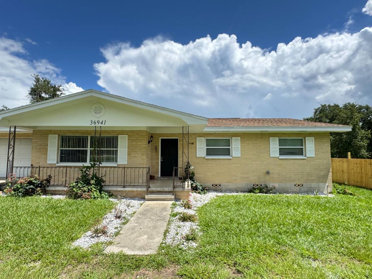 House for rent at 36941 Blanton Rd, Dade City, FL 33523
