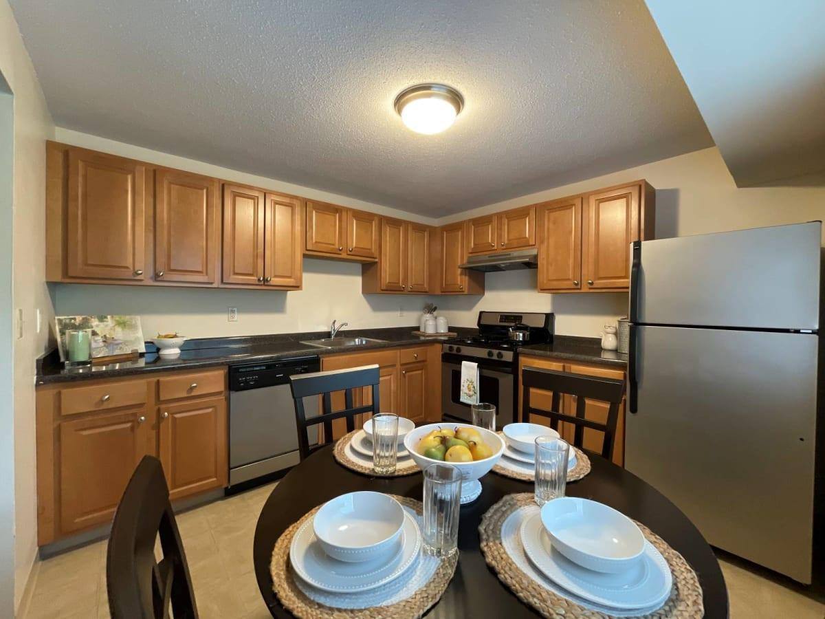 Apartment for rent at Skyline Commons, 250 Skyline Dr, Dracut, MA 01826
