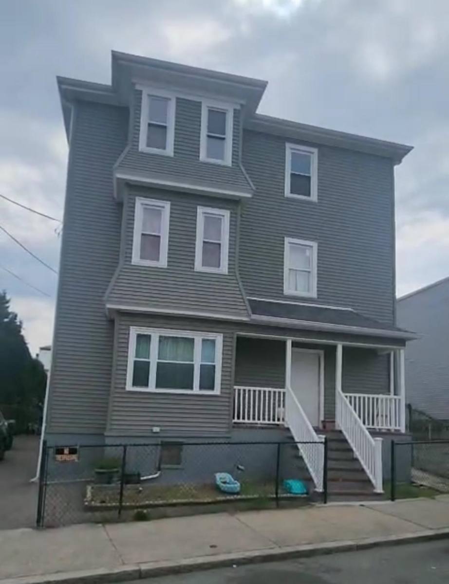 Apartment for rent at 516 Third St, Fall River, MA 02721