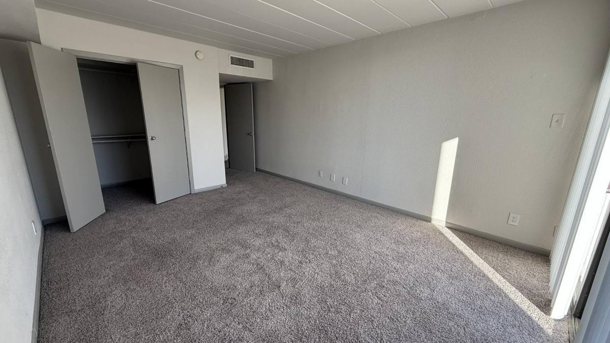 Apartment for rent at Riverway Court, 5400 Memorial, Houston, TX 77007