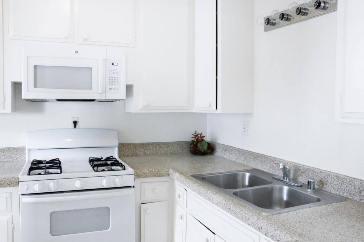 Apartment for rent at 1314 Huntington Street, 308 Nashville Ave #A, Huntington Beach, CA 92648