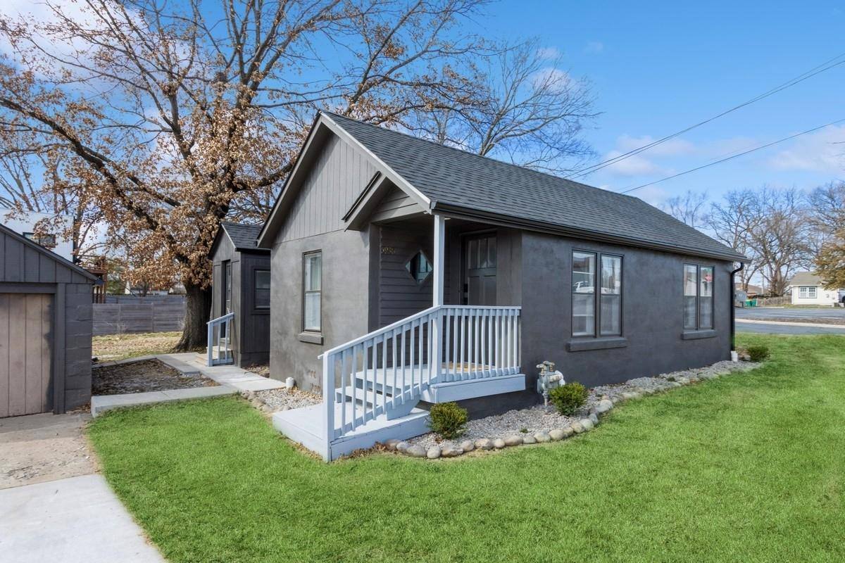 House for rent at 5938 Barton Dr, Shawnee, KS 66203